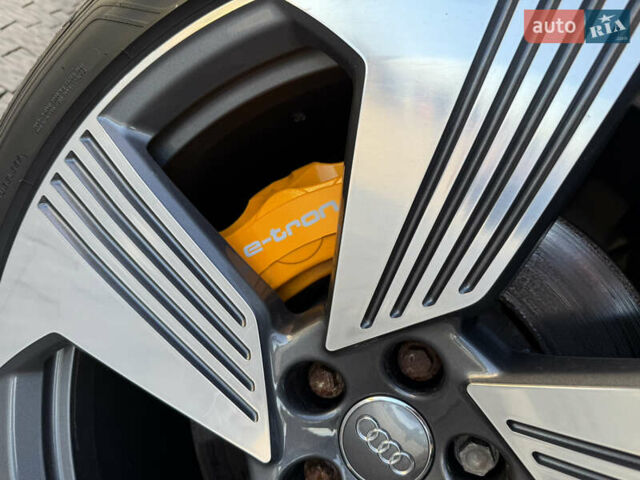Ауди E-Tron 2020 в Дрогобыче на Automoto.ua Белый Ауди E-Tron, объемом двигателя 0 л и пробегом 156 тыс. км за 29900 $, фото 8 на Automoto.ua