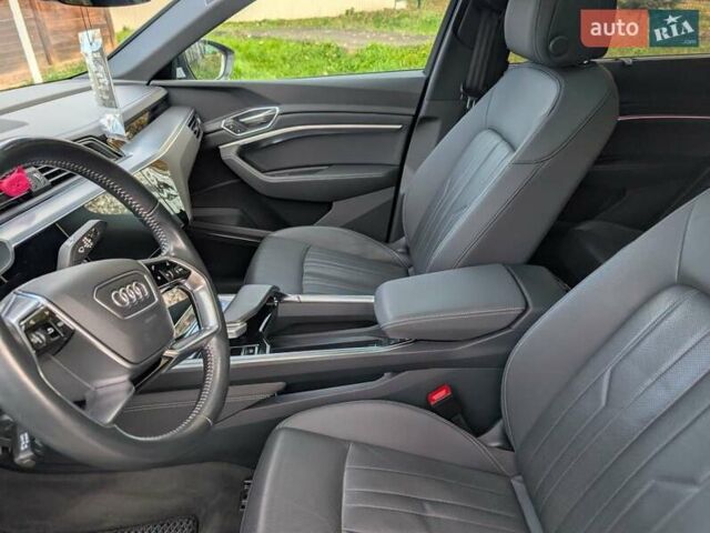 Ауді E-Tron 2020 у Чернівцях на Automoto.ua Білий Ауді E-Tron, об'ємом двигуна 0 л та пробігом 291 тис. км за 27600 $, фото 22 на Automoto.ua