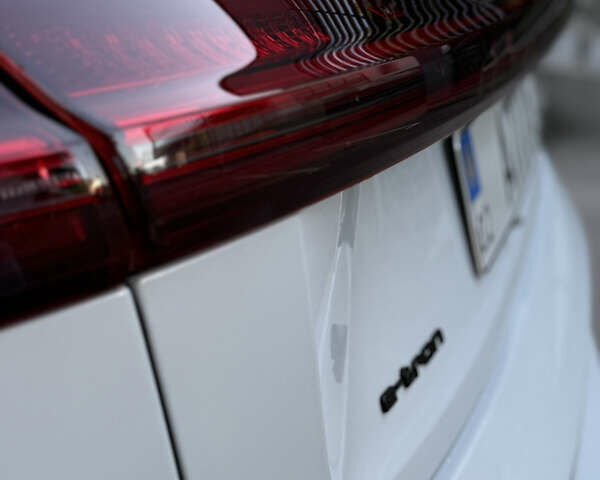 Белый Ауди E-Tron, объемом двигателя 0 л и пробегом 95 тыс. км за 39999 $, фото 21 на Automoto.ua