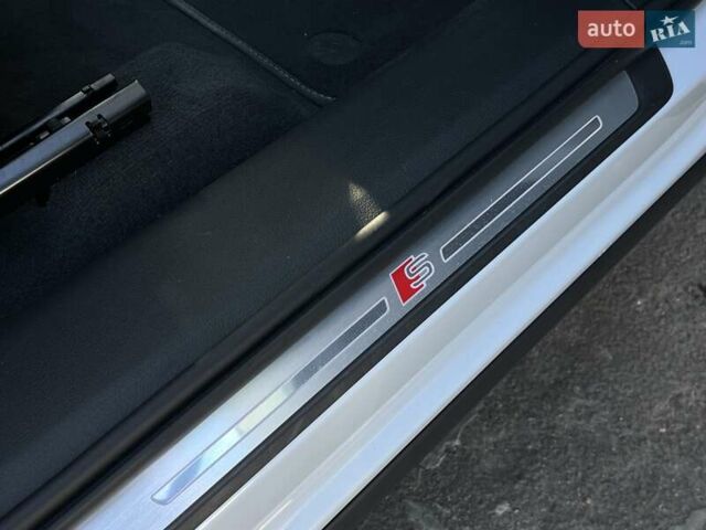 Белый Ауди E-Tron, объемом двигателя 0 л и пробегом 16 тыс. км за 46990 $, фото 52 на Automoto.ua