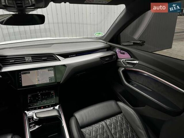 Белый Ауди E-Tron, объемом двигателя 0 л и пробегом 100 тыс. км за 36500 $, фото 27 на Automoto.ua
