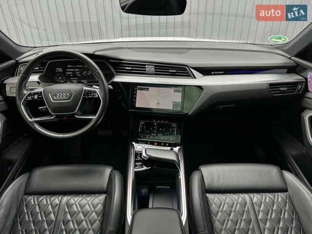 Белый Ауди E-Tron, объемом двигателя 0 л и пробегом 100 тыс. км за 36500 $, фото 26 на Automoto.ua