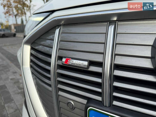 Белый Ауди E-Tron, объемом двигателя 0 л и пробегом 104 тыс. км за 33200 $, фото 13 на Automoto.ua