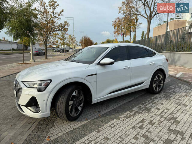 Белый Ауди E-Tron, объемом двигателя 0 л и пробегом 104 тыс. км за 33200 $, фото 6 на Automoto.ua