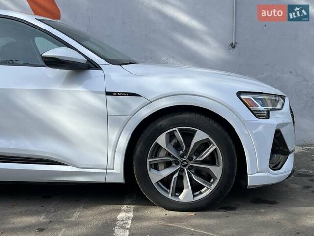 Белый Ауди E-Tron, объемом двигателя 0 л и пробегом 16 тыс. км за 46990 $, фото 14 на Automoto.ua