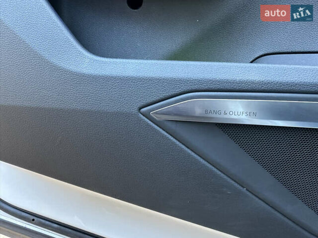 Белый Ауди E-Tron, объемом двигателя 0 л и пробегом 76 тыс. км за 30500 $, фото 12 на Automoto.ua