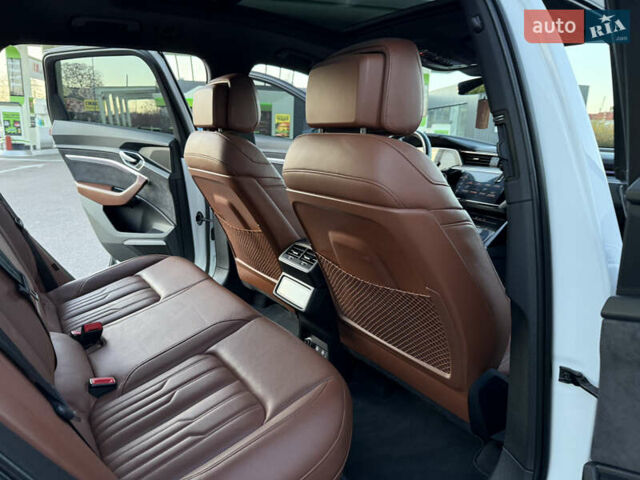 Ауді E-Tron 2020 у Львові на Automoto.ua Білий Ауді E-Tron, об'ємом двигуна 0 л та пробігом 156 тис. км за 29500 $, фото 71 на Automoto.ua