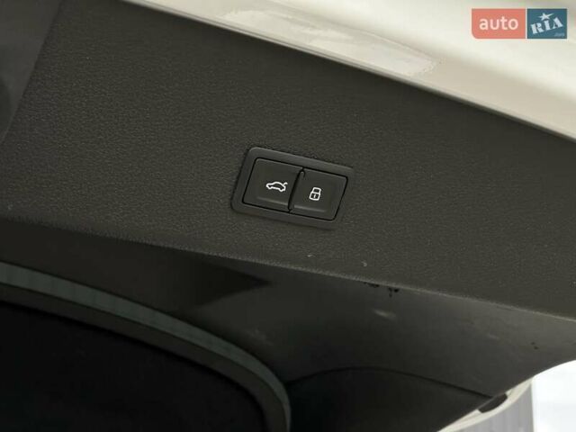 Белый Ауди E-Tron, объемом двигателя 0 л и пробегом 100 тыс. км за 36500 $, фото 19 на Automoto.ua