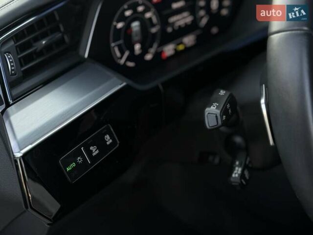 Белый Ауди E-Tron, объемом двигателя 0 л и пробегом 56 тыс. км за 45500 $, фото 13 на Automoto.ua