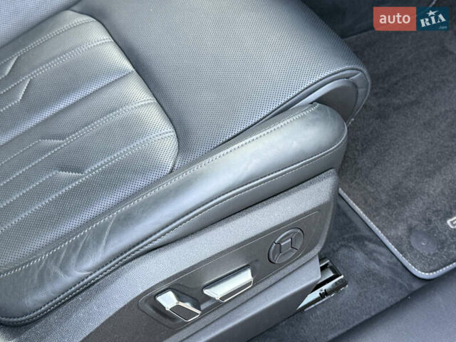 Белый Ауди E-Tron, объемом двигателя 0 л и пробегом 198 тыс. км за 27800 $, фото 61 на Automoto.ua