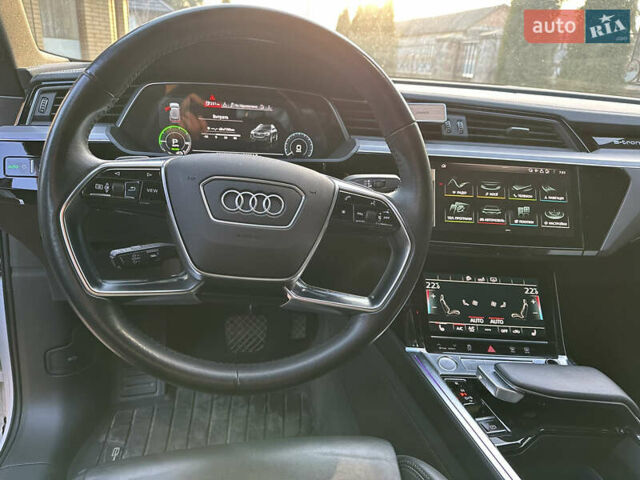 Белый Ауди E-Tron, объемом двигателя 0 л и пробегом 76 тыс. км за 30500 $, фото 10 на Automoto.ua