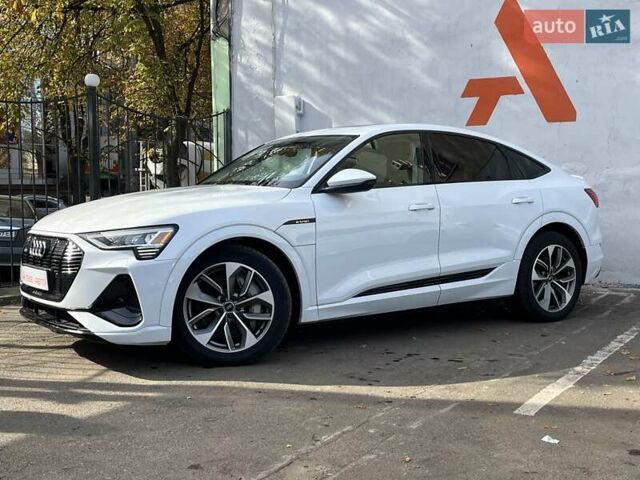 Белый Ауди E-Tron, объемом двигателя 0 л и пробегом 16 тыс. км за 46990 $, фото 8 на Automoto.ua