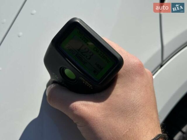 Белый Ауди E-Tron, объемом двигателя 0 л и пробегом 100 тыс. км за 36500 $, фото 60 на Automoto.ua