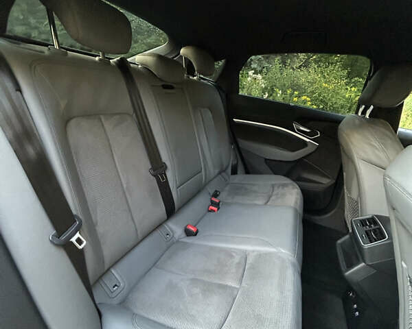 Белый Ауди E-Tron, объемом двигателя 0 л и пробегом 111 тыс. км за 30900 $, фото 32 на Automoto.ua