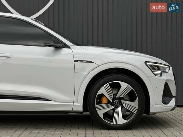 Белый Ауди E-Tron, объемом двигателя 0 л и пробегом 100 тыс. км за 36500 $, фото 10 на Automoto.ua