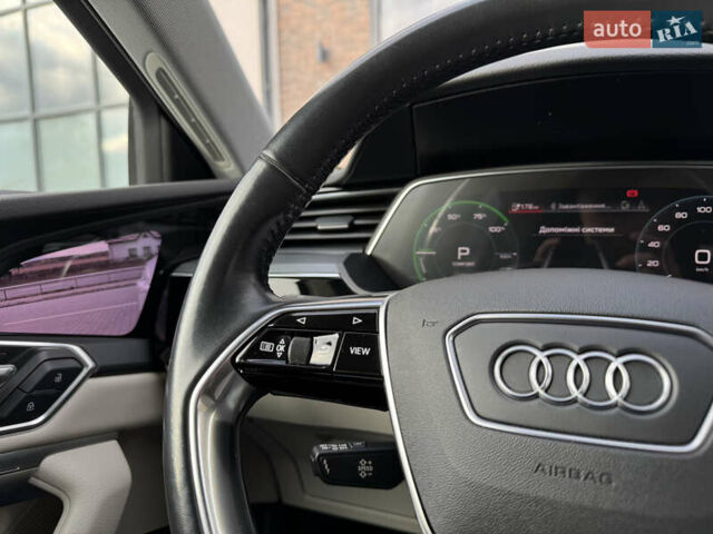 Білий Ауді E-Tron, об'ємом двигуна 0 л та пробігом 98 тис. км за 29700 $, фото 95 на Automoto.ua