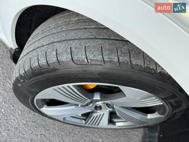 Ауді E-Tron 2020 у Львові на Automoto.ua Білий Ауді E-Tron, об'ємом двигуна 0 л та пробігом 156 тис. км за 29500 $, фото 11 на Automoto.ua