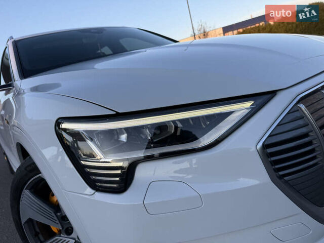 Ауді E-Tron 2020 у Львові на Automoto.ua Білий Ауді E-Tron, об'ємом двигуна 0 л та пробігом 156 тис. км за 29500 $, фото 7 на Automoto.ua