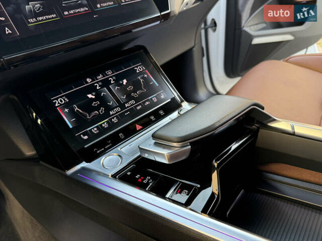 Ауди E-Tron 2020 в Дрогобыче на Automoto.ua Белый Ауди E-Tron, объемом двигателя 0 л и пробегом 156 тыс. км за 29900 $, фото 57 на Automoto.ua