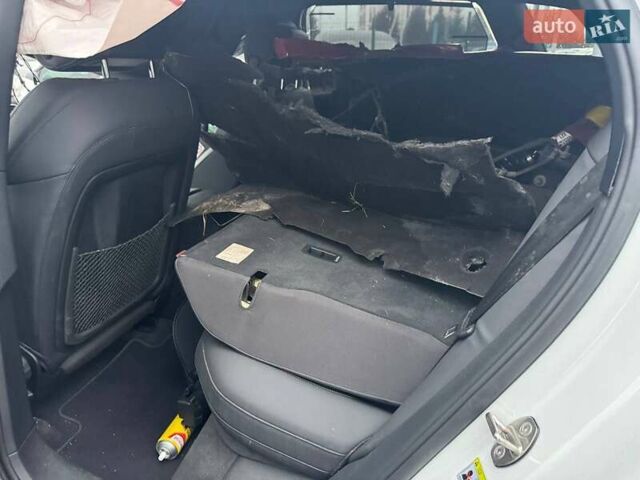 Белый Ауди E-Tron, объемом двигателя 0 л и пробегом 40 тыс. км за 13200 $, фото 15 на Automoto.ua