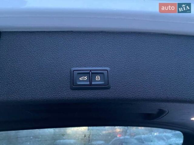 Білий Ауді E-Tron, об'ємом двигуна 0 л та пробігом 55 тис. км за 29400 $, фото 28 на Automoto.ua