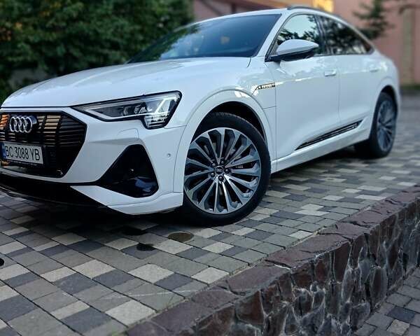Ауді E-Tron 2020 у Львові на Automoto.ua Білий Ауді E-Tron, об'ємом двигуна 0 л та пробігом 59 тис. км за 39900 $, фото 1 на Automoto.ua