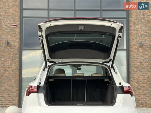 Білий Ауді E-Tron, об'ємом двигуна 0 л та пробігом 98 тис. км за 29700 $, фото 53 на Automoto.ua