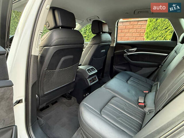 Белый Ауди E-Tron, объемом двигателя 0 л и пробегом 198 тыс. км за 27400 $, фото 40 на Automoto.ua