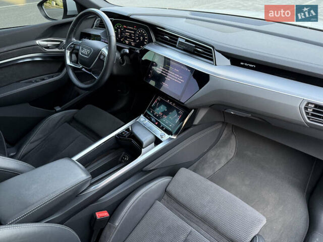 Белый Ауди E-Tron, объемом двигателя 0 л и пробегом 128 тыс. км за 26300 $, фото 14 на Automoto.ua