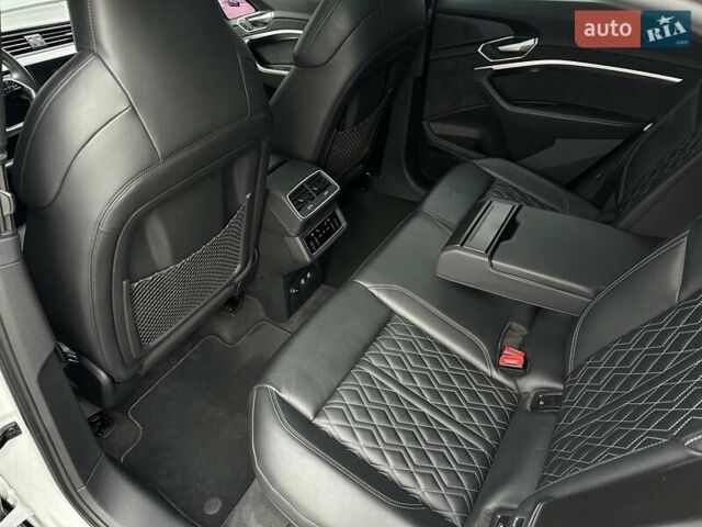 Белый Ауди E-Tron, объемом двигателя 0 л и пробегом 100 тыс. км за 36500 $, фото 20 на Automoto.ua