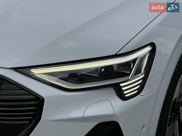 Белый Ауди E-Tron, объемом двигателя 0 л и пробегом 100 тыс. км за 36500 $, фото 6 на Automoto.ua