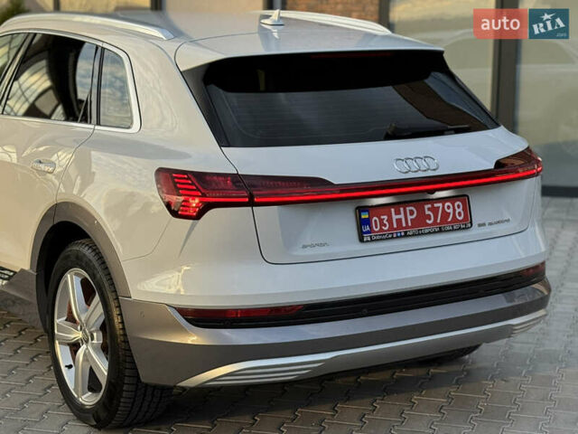 Білий Ауді E-Tron, об'ємом двигуна 0 л та пробігом 98 тис. км за 29700 $, фото 33 на Automoto.ua