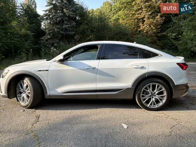 Белый Ауди E-Tron, объемом двигателя 0 л и пробегом 111 тыс. км за 30900 $, фото 13 на Automoto.ua