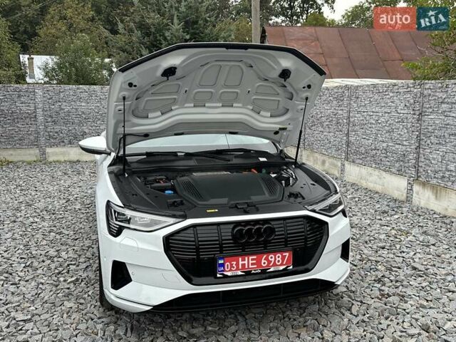 Белый Ауди E-Tron, объемом двигателя 0 л и пробегом 145 тыс. км за 22800 $, фото 95 на Automoto.ua