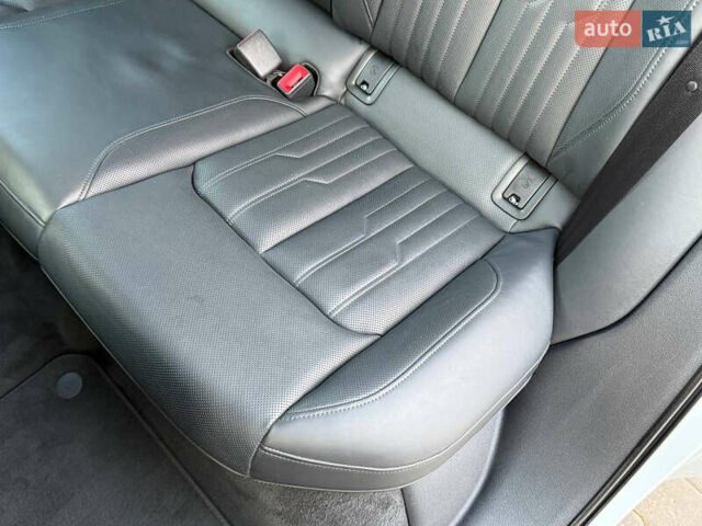 Белый Ауди E-Tron, объемом двигателя 0 л и пробегом 198 тыс. км за 27400 $, фото 43 на Automoto.ua