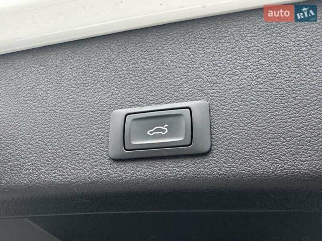 Белый Ауди E-Tron, объемом двигателя 0 л и пробегом 145 тыс. км за 22800 $, фото 88 на Automoto.ua