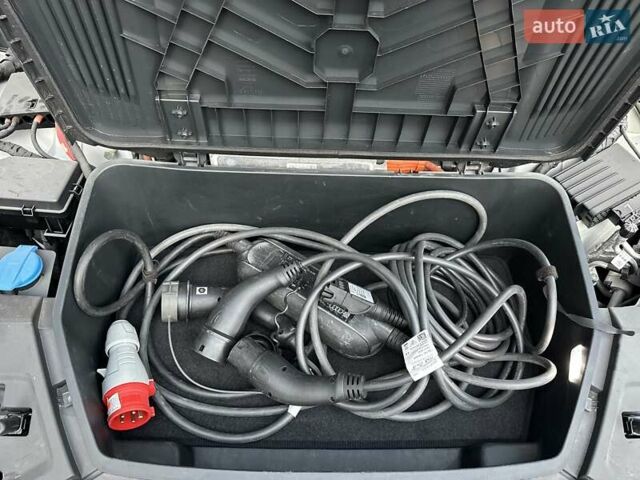 Білий Ауді E-Tron, об'ємом двигуна 0 л та пробігом 41 тис. км за 37500 $, фото 16 на Automoto.ua