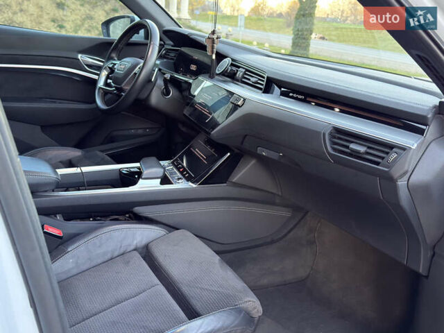 Білий Ауді E-Tron, об'ємом двигуна 0 л та пробігом 89 тис. км за 33500 $, фото 11 на Automoto.ua