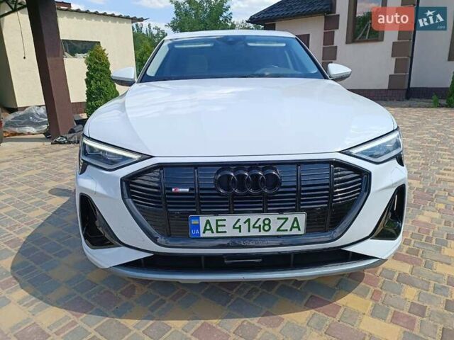 Белый Ауди E-Tron, объемом двигателя 0 л и пробегом 92 тыс. км за 32500 $, фото 6 на Automoto.ua