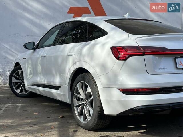 Белый Ауди E-Tron, объемом двигателя 0 л и пробегом 16 тыс. км за 46990 $, фото 22 на Automoto.ua