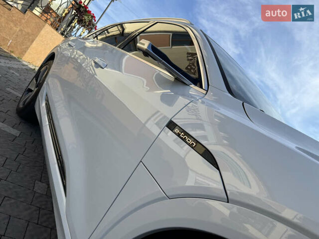 Ауди E-Tron 2020 в Дрогобыче на Automoto.ua Белый Ауди E-Tron, объемом двигателя 0 л и пробегом 156 тыс. км за 29900 $, фото 10 на Automoto.ua