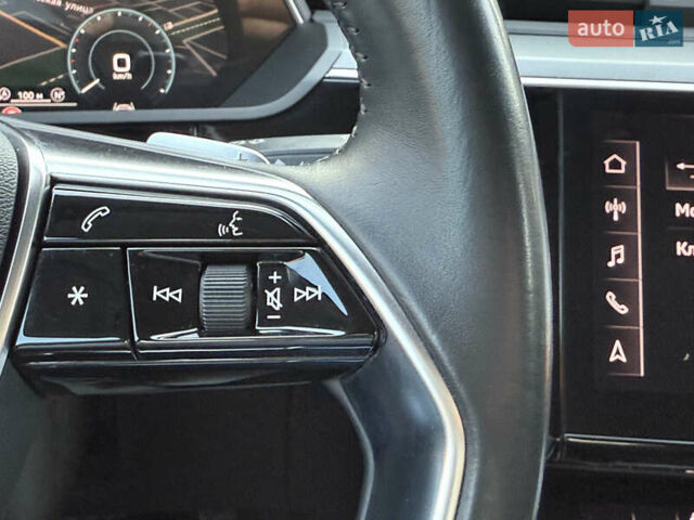 Белый Ауди E-Tron, объемом двигателя 0 л и пробегом 198 тыс. км за 27800 $, фото 91 на Automoto.ua