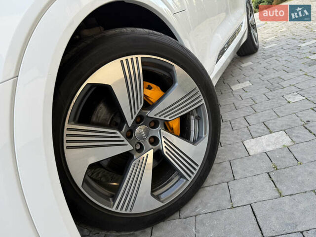 Ауди E-Tron 2020 в Дрогобыче на Automoto.ua Белый Ауди E-Tron, объемом двигателя 0 л и пробегом 156 тыс. км за 29900 $, фото 24 на Automoto.ua