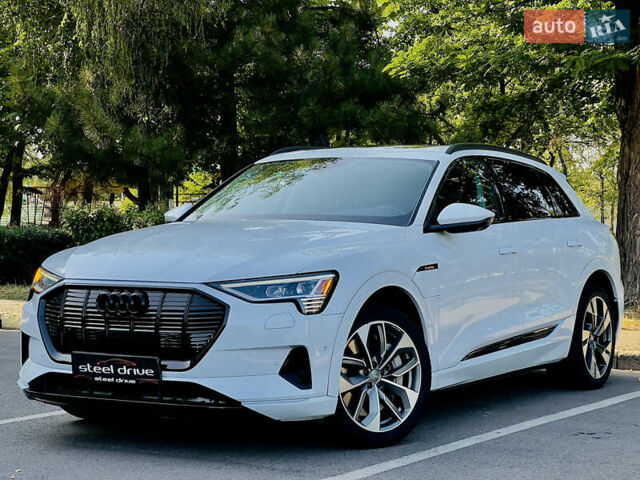 Белый Ауди E-Tron, объемом двигателя 0 л и пробегом 47 тыс. км за 34979 $, фото 1 на Automoto.ua