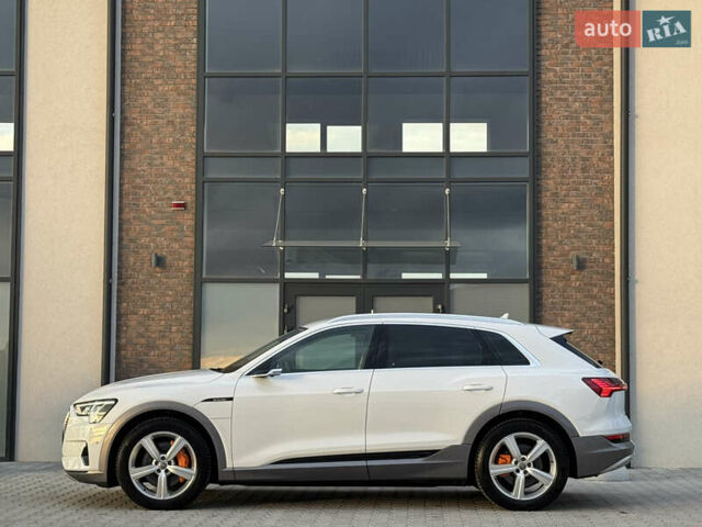 Білий Ауді E-Tron, об'ємом двигуна 0 л та пробігом 98 тис. км за 29700 $, фото 40 на Automoto.ua