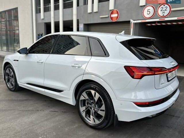 Білий Ауді E-Tron, об'ємом двигуна 0 л та пробігом 41 тис. км за 37500 $, фото 5 на Automoto.ua