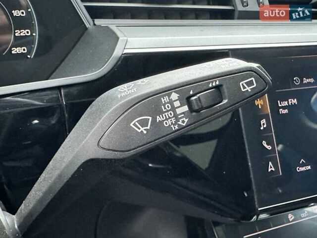 Белый Ауди E-Tron, объемом двигателя 0 л и пробегом 145 тыс. км за 22800 $, фото 55 на Automoto.ua