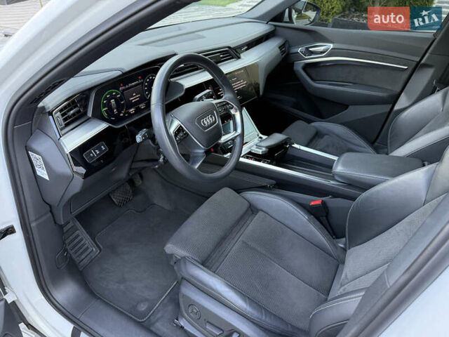 Белый Ауди E-Tron, объемом двигателя 0 л и пробегом 128 тыс. км за 26300 $, фото 10 на Automoto.ua