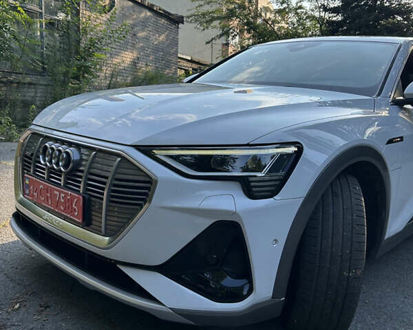 Белый Ауди E-Tron, объемом двигателя 0 л и пробегом 111 тыс. км за 30900 $, фото 17 на Automoto.ua