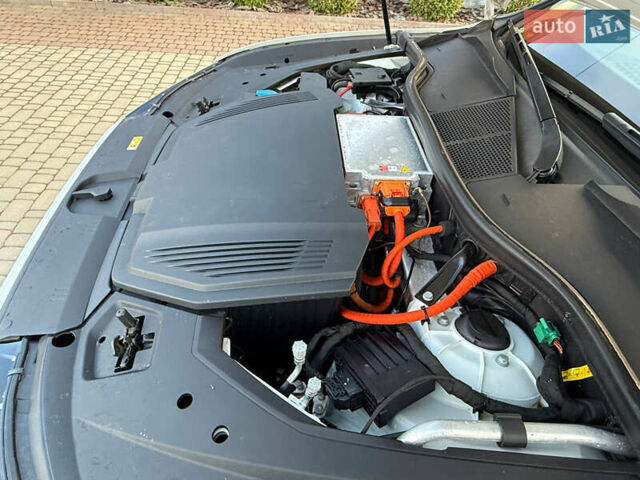 Белый Ауди E-Tron, объемом двигателя 0 л и пробегом 198 тыс. км за 27700 $, фото 109 на Automoto.ua